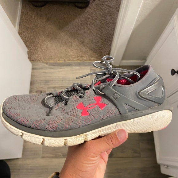 Ladies Under Armor shoes- Size 9 - Picture 2 of 5